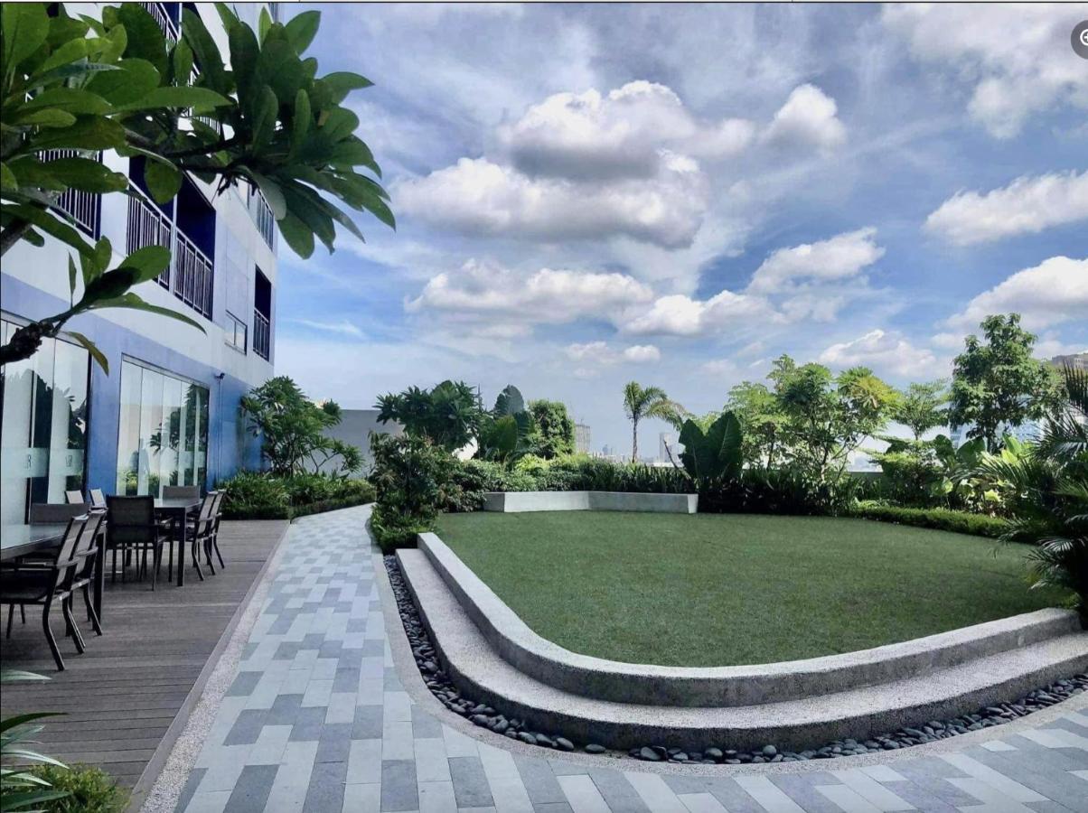Awesome Value, Great Location Apartment Manila Bagian luar foto