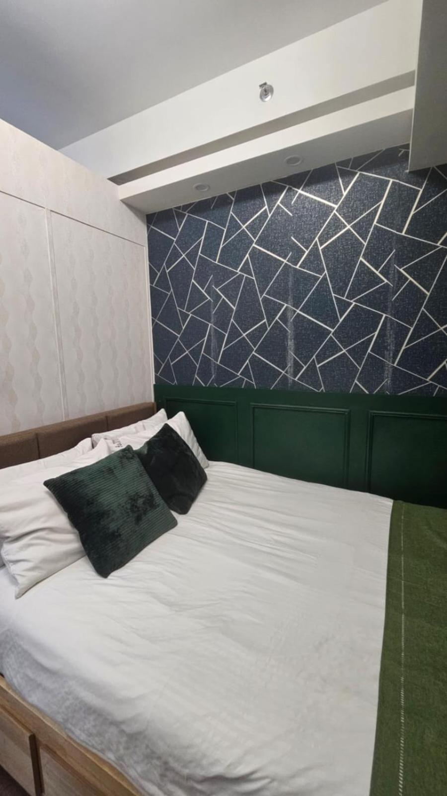 Awesome Value, Great Location Apartment Manila Bagian luar foto